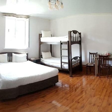 Datka Guest House Naryn Ngoại thất bức ảnh